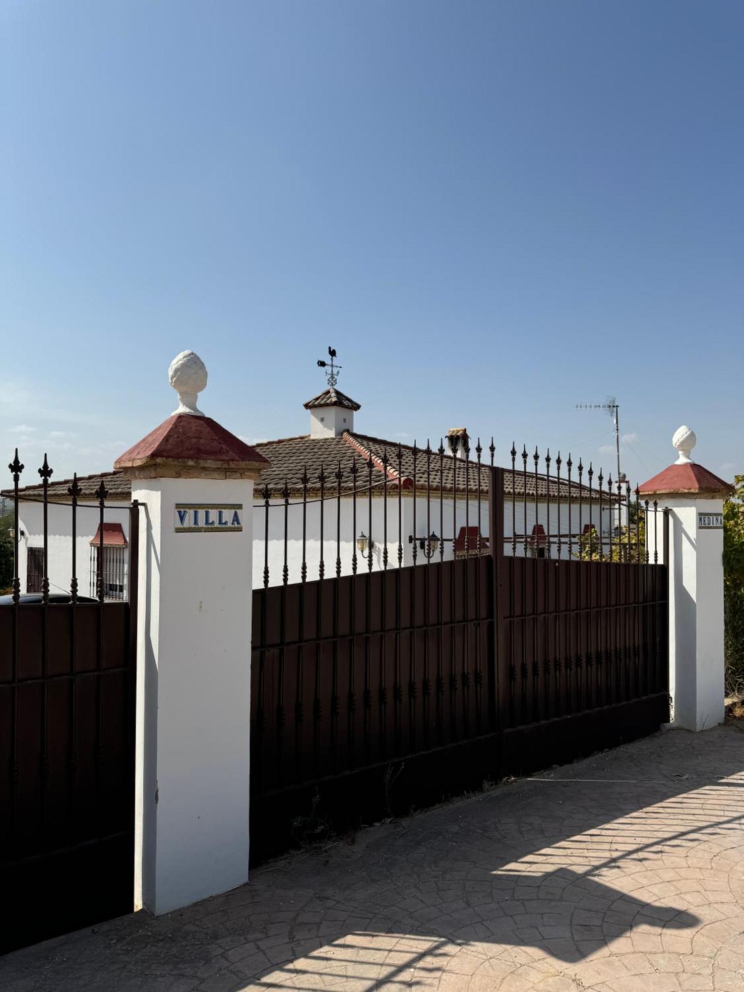 Casa Con Piscina Privada Villa เซบีญา ภายนอก รูปภาพ